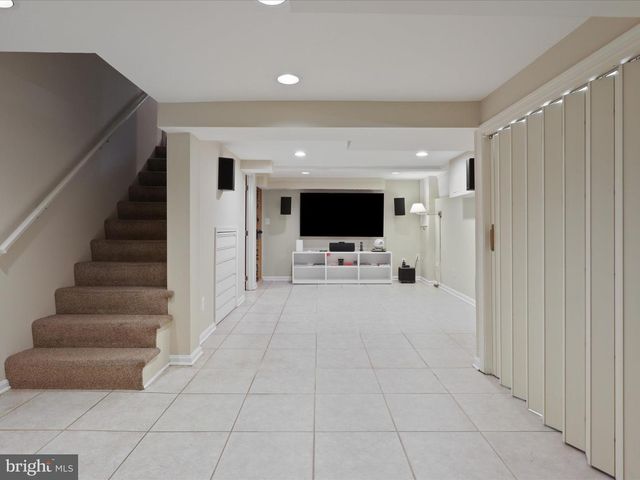 4725 ROCK SPRING RD, Arlington, VA 22207