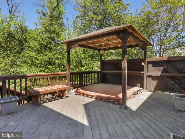 4725 ROCK SPRING RD, Arlington, VA 22207