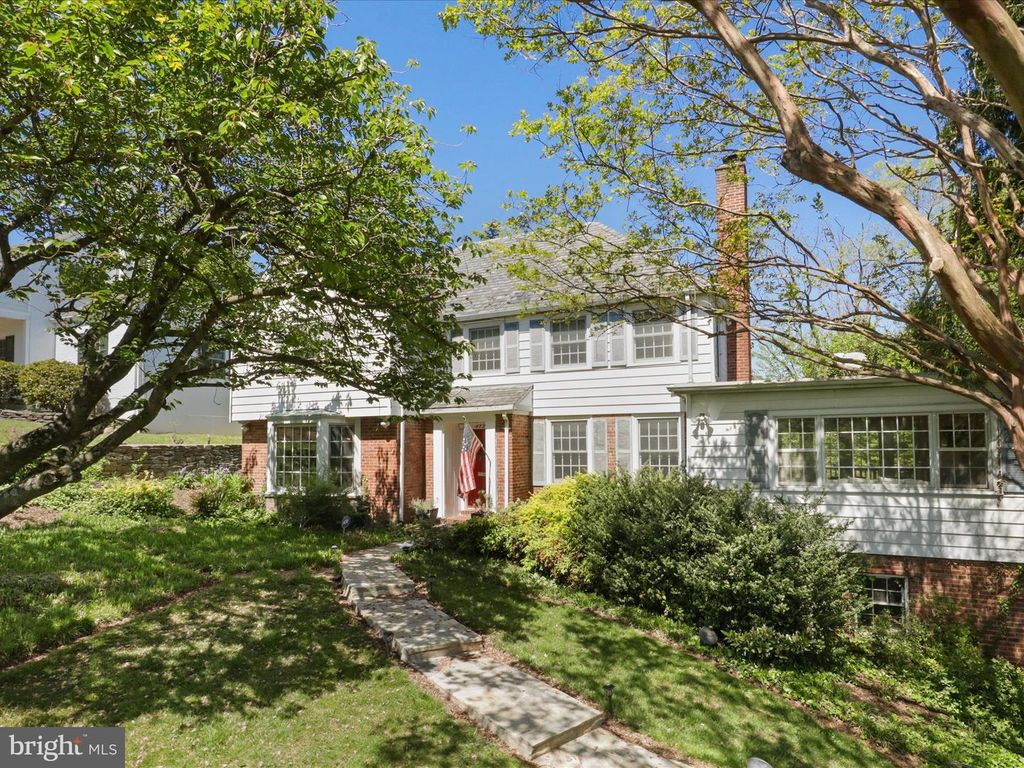 4725 ROCK SPRING RD, Arlington, VA 22207