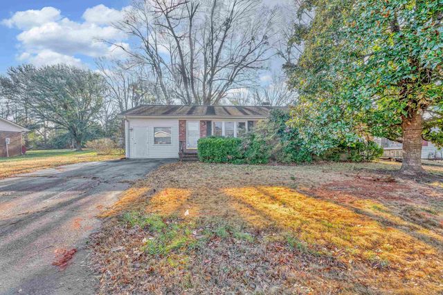 108 McDowell Drive, Boiling Springs, SC 29316
