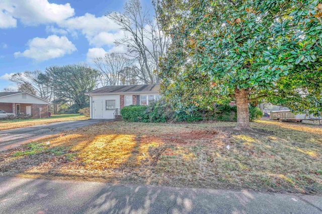 108 McDowell Drive, Boiling Springs, SC 29316