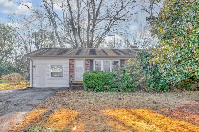 108 McDowell Drive, Boiling Springs, SC 29316