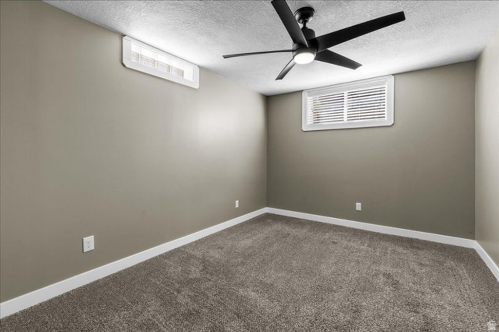 Image 23 of property listing at 187 N PINEHURST AVE, Tooele, UT 84074