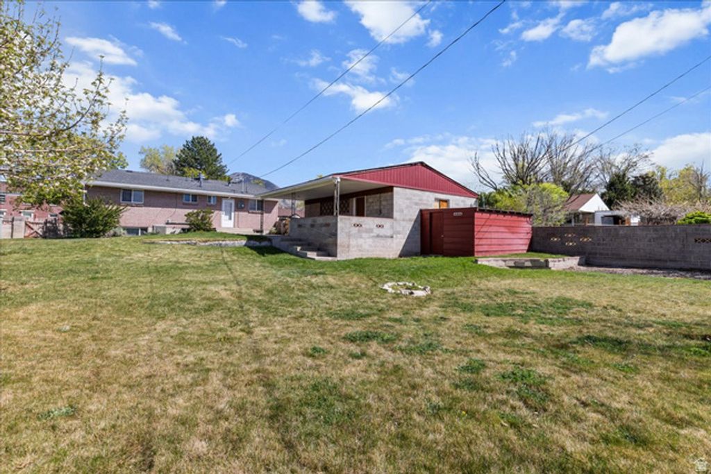 Image 27 of property listing at 187 N PINEHURST AVE, Tooele, UT 84074