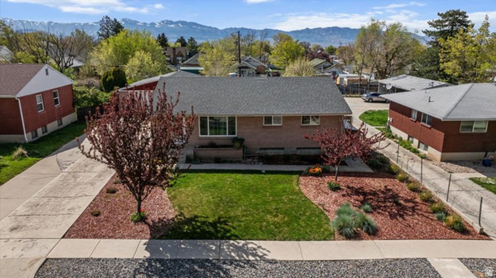 Image 29 of property listing at 187 N PINEHURST AVE, Tooele, UT 84074
