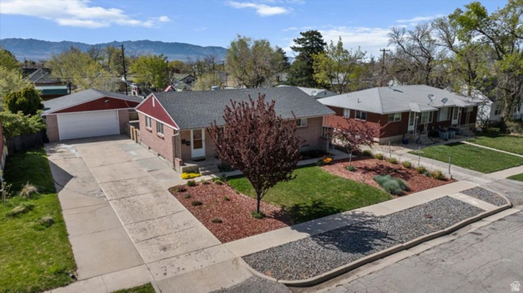 Image 30 of property listing at 187 N PINEHURST AVE, Tooele, UT 84074