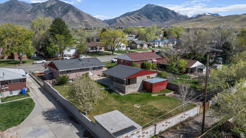 Image 32 of property listing at 187 N PINEHURST AVE, Tooele, UT 84074
