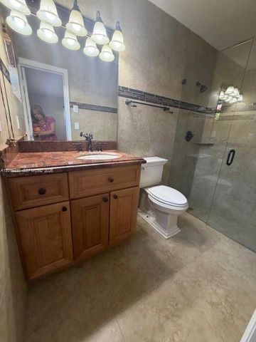 10524 NW 4th St, Plantation, FL 33324