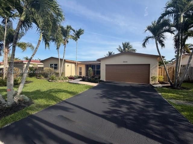 10524 NW 4th St, Plantation, FL 33324