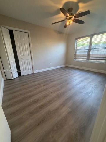 10524 NW 4th St, Plantation, FL 33324