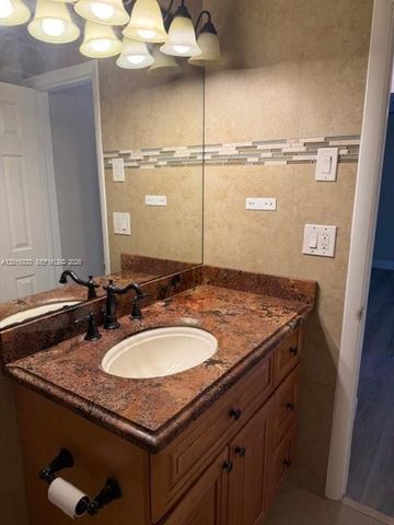 10524 NW 4th St, Plantation, FL 33324