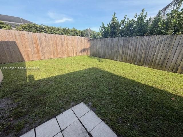 10524 NW 4th St, Plantation, FL 33324