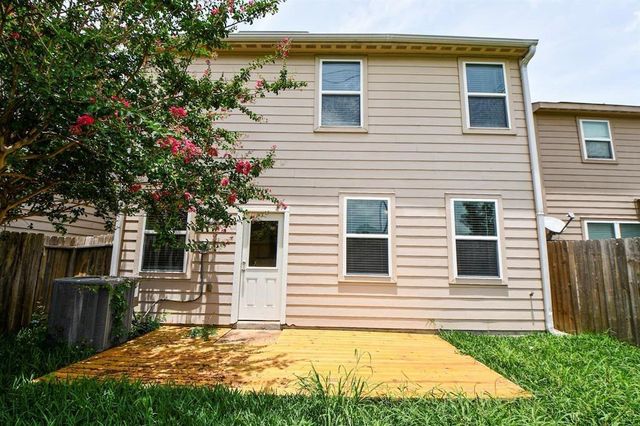 10909 Panther Court SW, Houston, TX 77099
