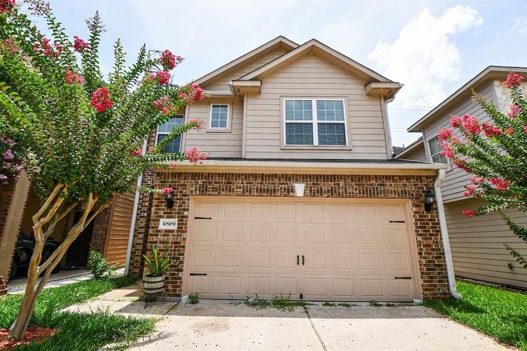 10909 Panther Court SW, Houston, TX 77099