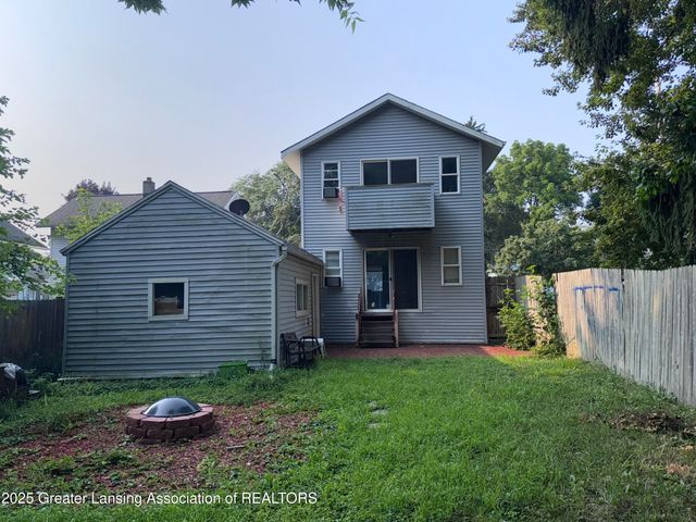 1422 Redwood Street, Lansing, MI 48915