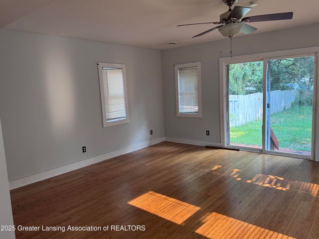 1422 Redwood Street, Lansing, MI 48915