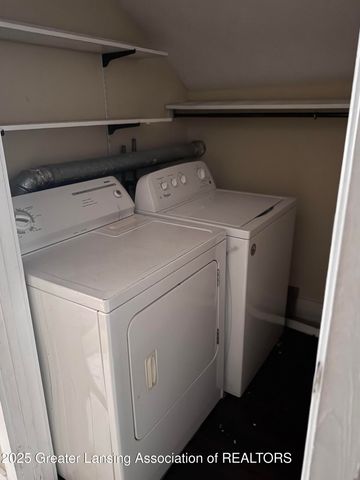 1422 Redwood Street, Lansing, MI 48915