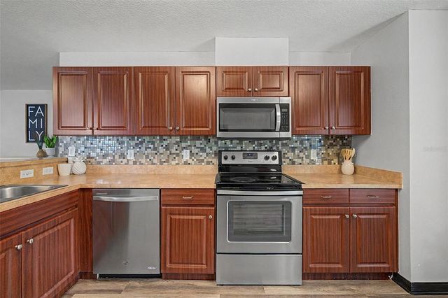15373 CALLISTA LANE, Dade City, FL 33523
