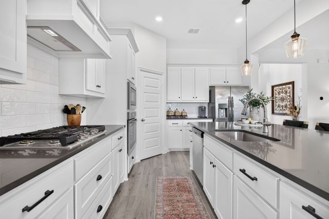 134 Hollingsworth Lane, Glenn Heights, TX 75154