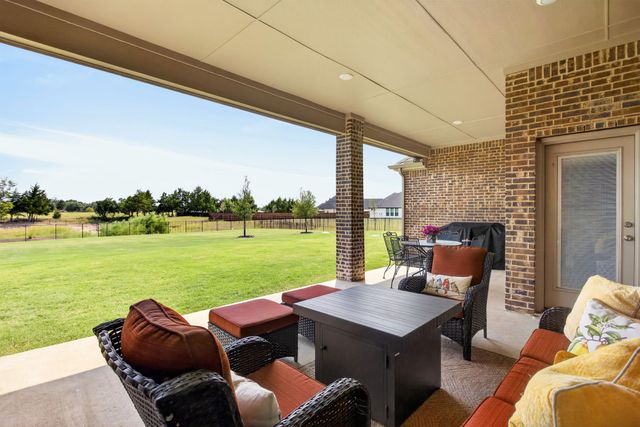 134 Hollingsworth Lane, Glenn Heights, TX 75154