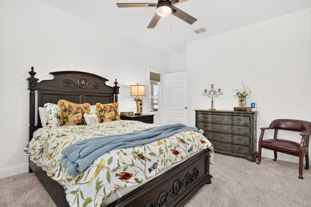 134 Hollingsworth Lane, Glenn Heights, TX 75154