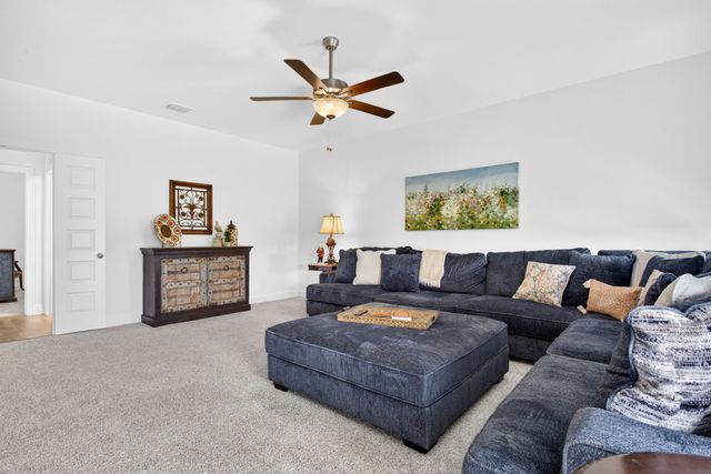 134 Hollingsworth Lane, Glenn Heights, TX 75154