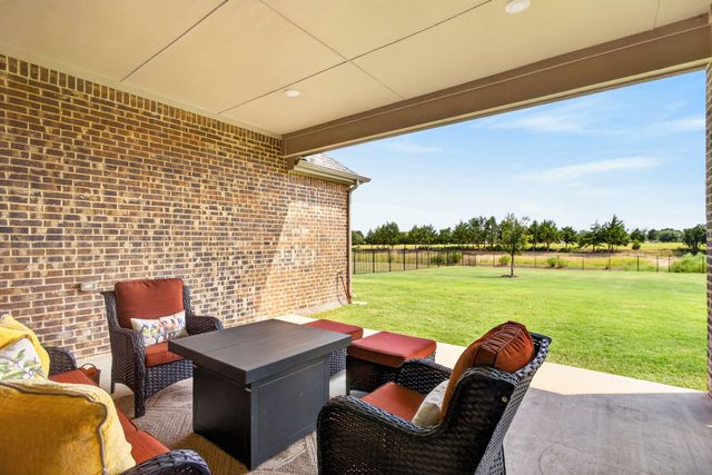 134 Hollingsworth Lane, Glenn Heights, TX 75154