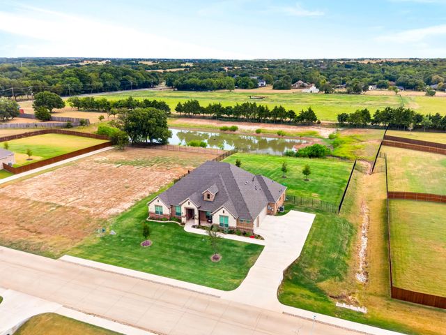 134 Hollingsworth Lane, Glenn Heights, TX 75154