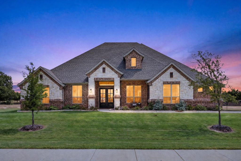 134 Hollingsworth Lane, Glenn Heights, TX 75154