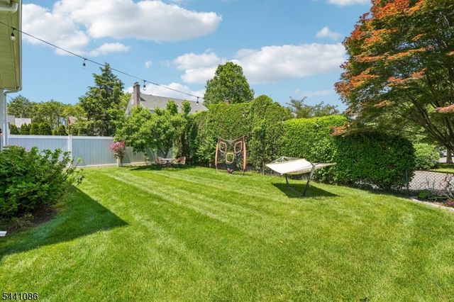 53 Dohrman Ave, Teaneck Twp., NJ 07666