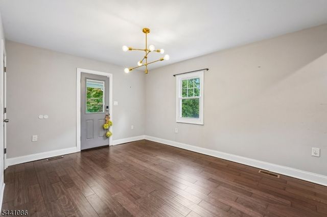 53 Dohrman Ave, Teaneck Twp., NJ 07666