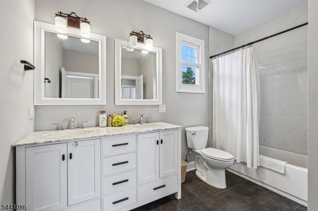 53 Dohrman Ave, Teaneck Twp., NJ 07666