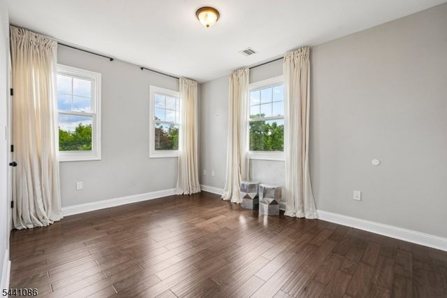 53 Dohrman Ave, Teaneck Twp., NJ 07666