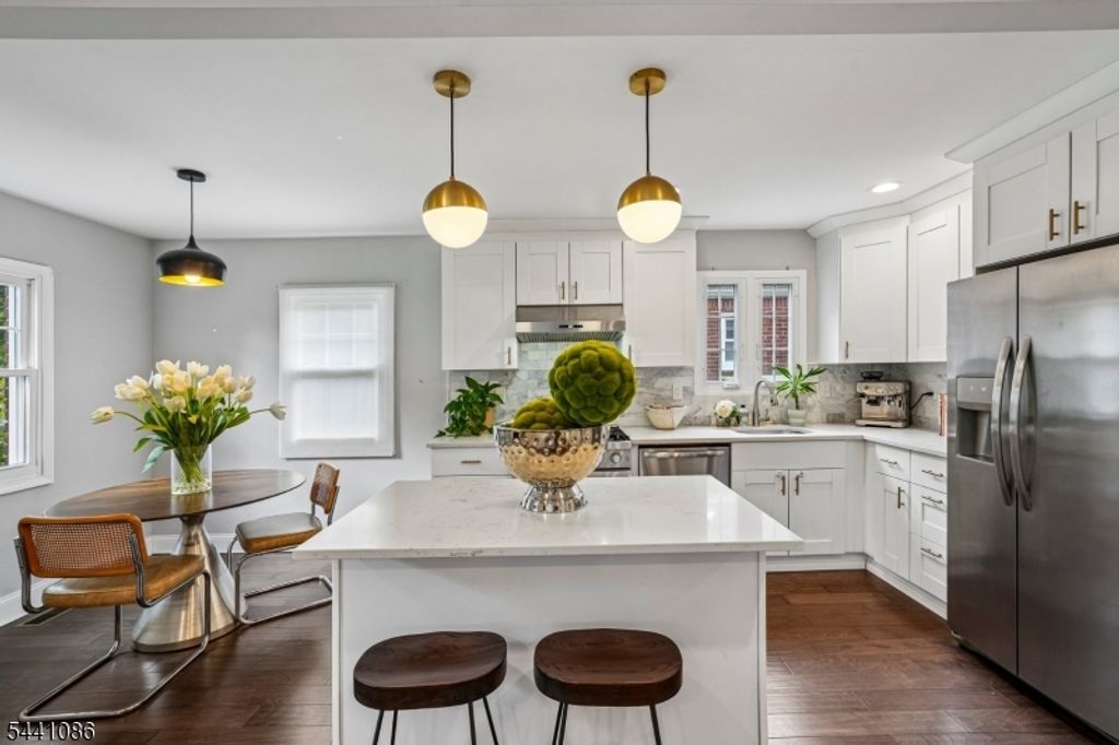53 Dohrman Ave, Teaneck Twp., NJ 07666