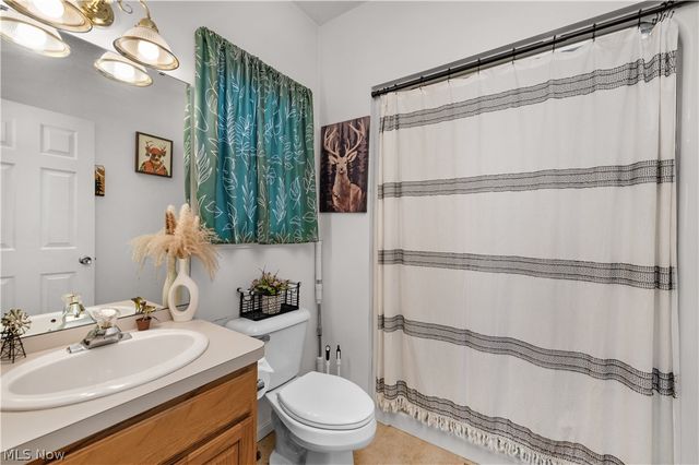 700 Harris Road, Sheffield Lake, OH 44054
