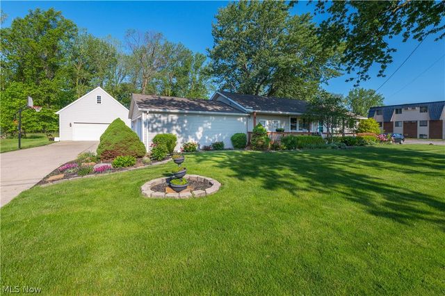 700 Harris Road, Sheffield Lake, OH 44054
