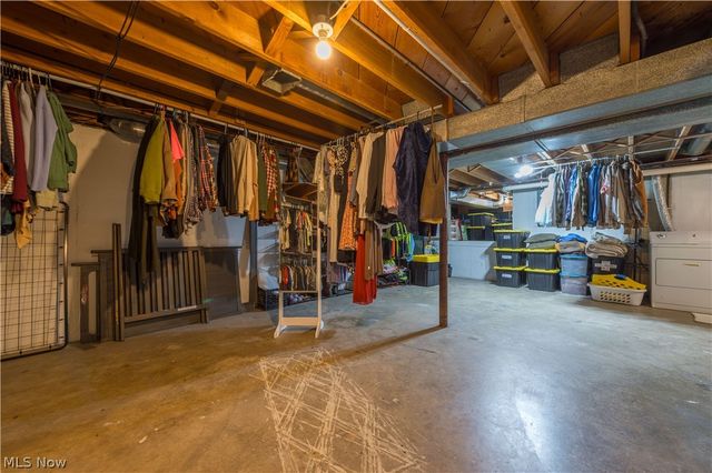 700 Harris Road, Sheffield Lake, OH 44054