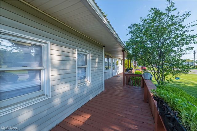 700 Harris Road, Sheffield Lake, OH 44054