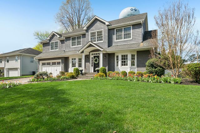 155 Bengeyfield Drive, East Williston, NY 11596