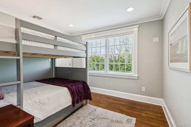 155 Bengeyfield Drive, East Williston, NY 11596