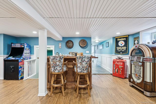 155 Bengeyfield Drive, East Williston, NY 11596