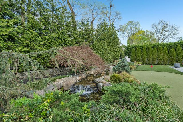 155 Bengeyfield Drive, East Williston, NY 11596