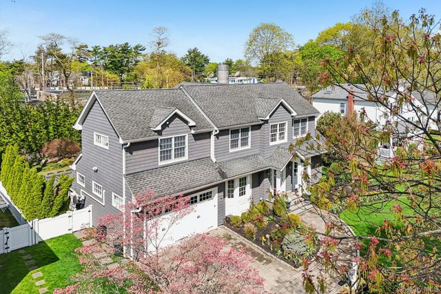 155 Bengeyfield Drive, East Williston, NY 11596