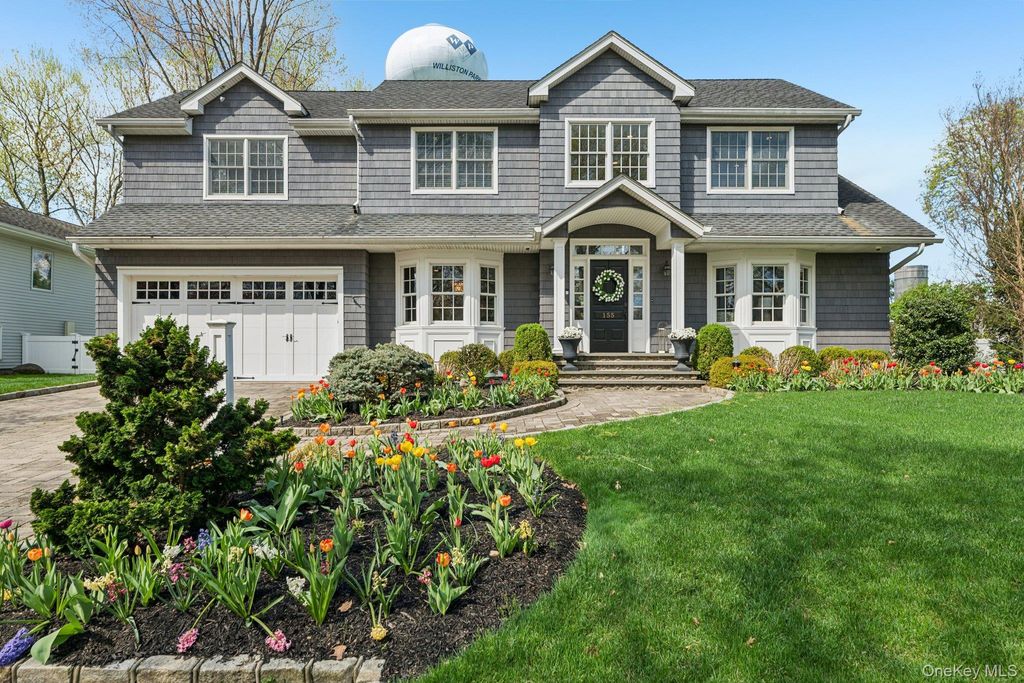 155 Bengeyfield Drive, East Williston, NY 11596