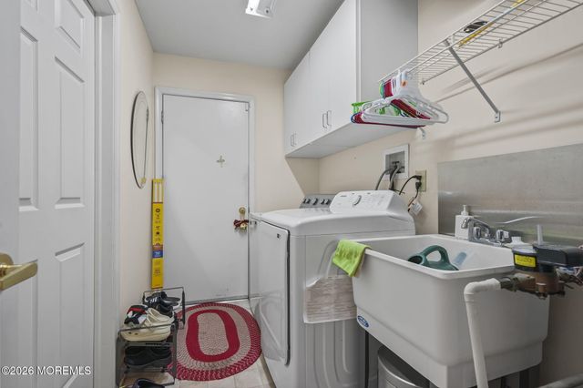 5 Grosunor Court, Jackson, NJ 08527
