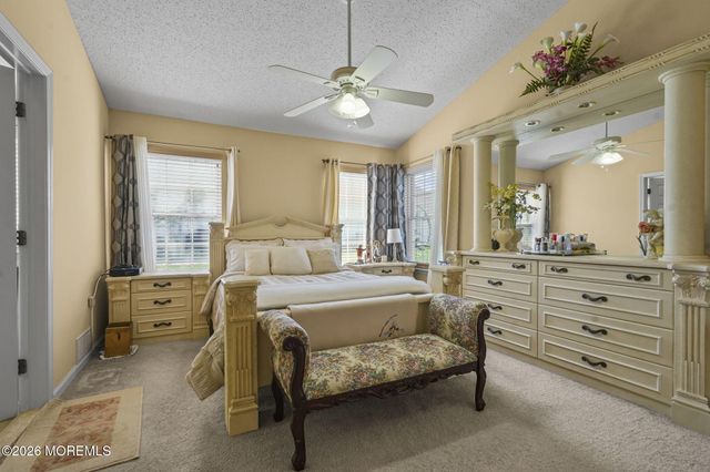 5 Grosunor Court, Jackson, NJ 08527