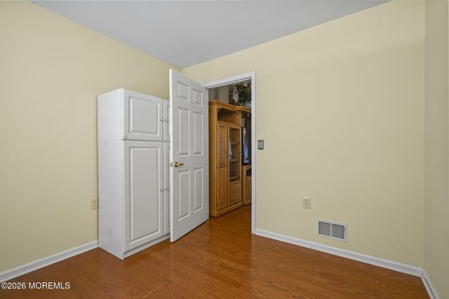 5 Grosunor Court, Jackson, NJ 08527