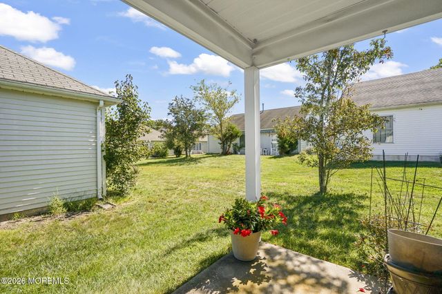 5 Grosunor Court, Jackson, NJ 08527