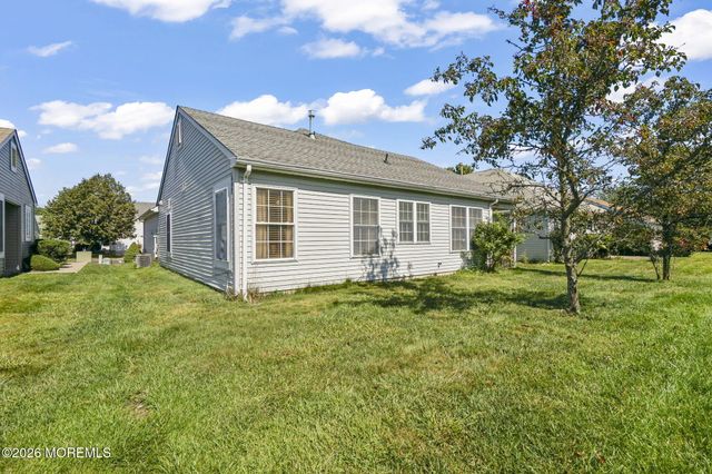 5 Grosunor Court, Jackson, NJ 08527