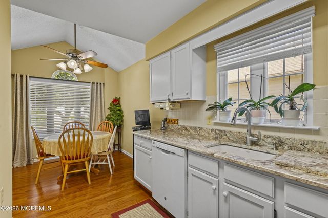 5 Grosunor Court, Jackson, NJ 08527